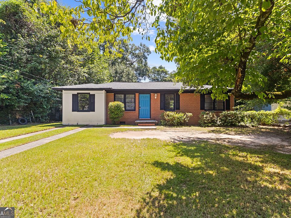 1st image of 204 Ravenwood Way