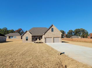 152 Oakview Cir, Killen, AL 35645