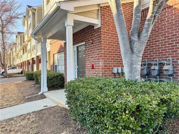 8001 Woodland Ln, Alpharetta, GA 30009
