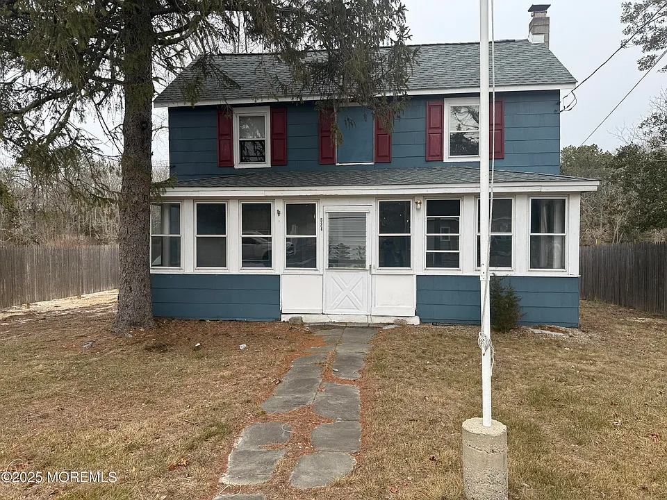 624 Main St