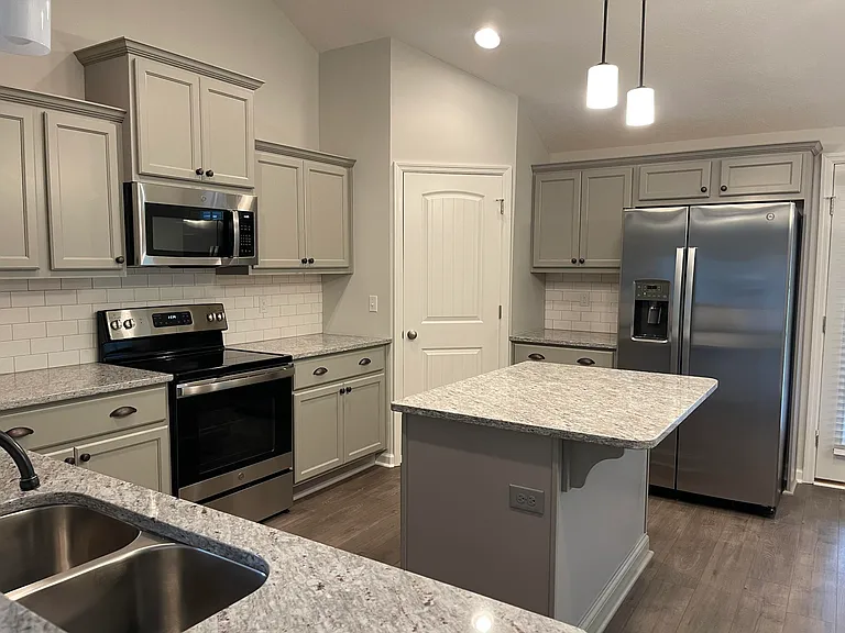 811 Goodale Dr — Photo 9