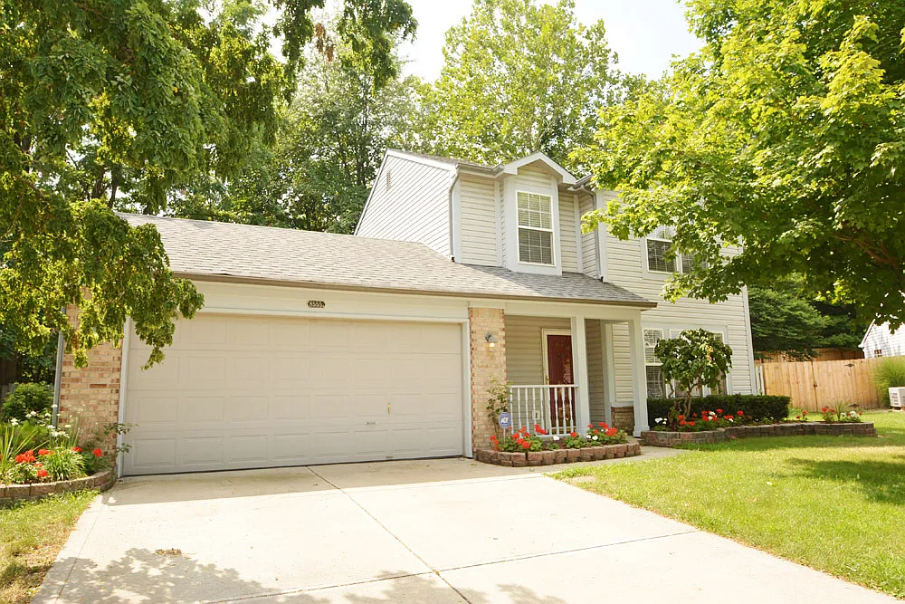 8555 Country Club Blvd photo 1