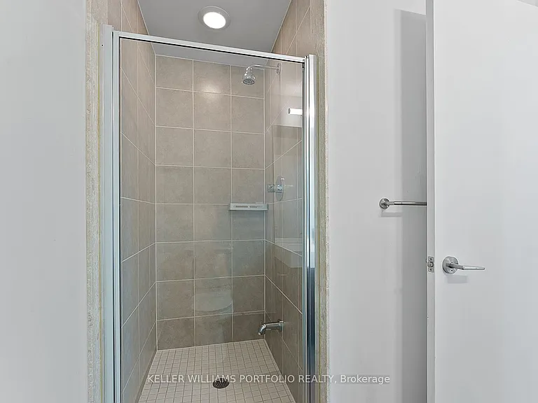 35 Brian Peck Cres #910 — Photo 25