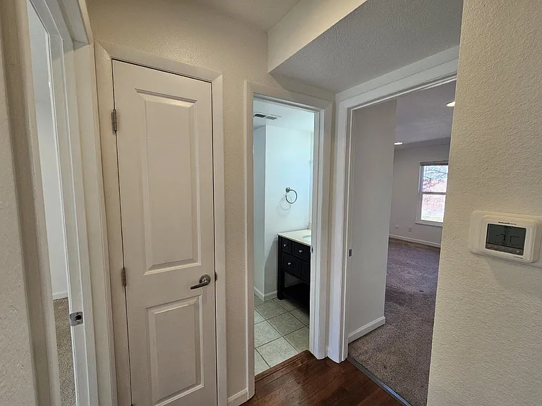 5926 S Willow Way — Photo 12