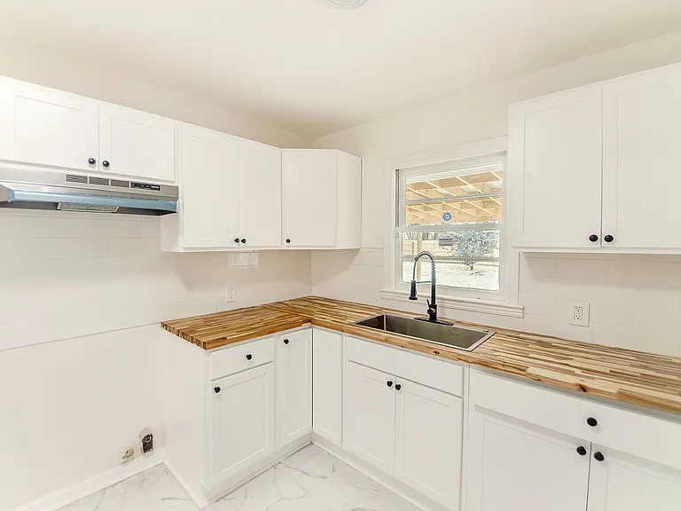 3979 Thomas Ave — Photo 4