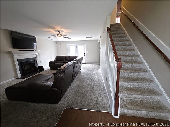 5th image of 216 Rockingham St