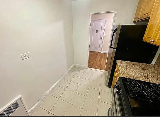 2nd image of 86-66 Midland Pkwy #4P