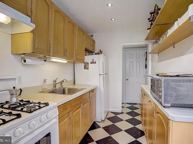 2735 Reno St — Photo 14