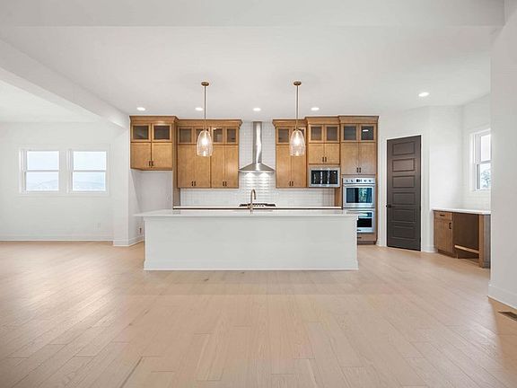 The Stradlin - Kitchen