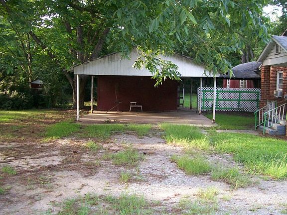 3rd image of 2265 McMillan Dr