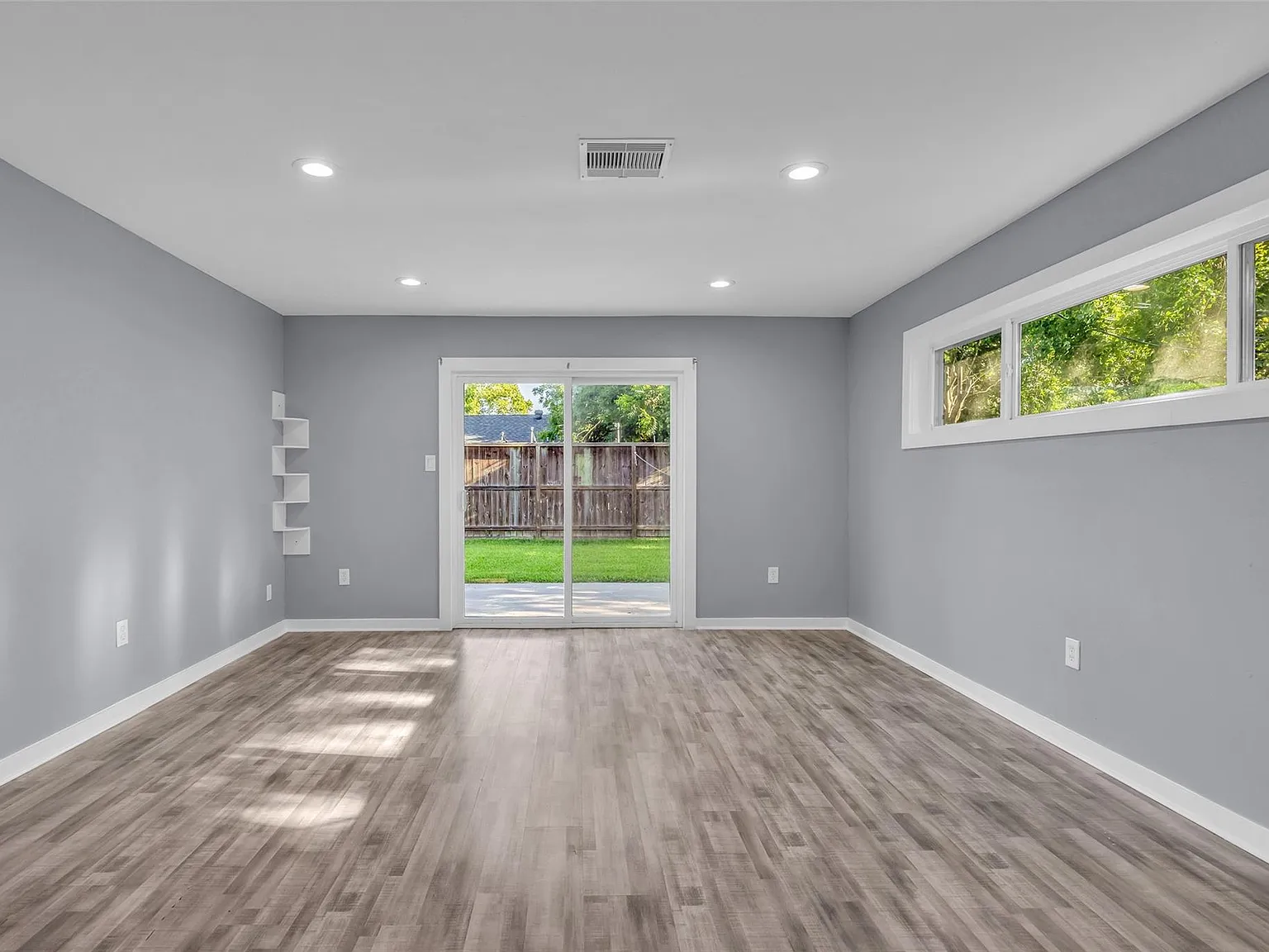 3 bed, 2.0 bath, 1446 sqft, $2,500 — Photo 4
