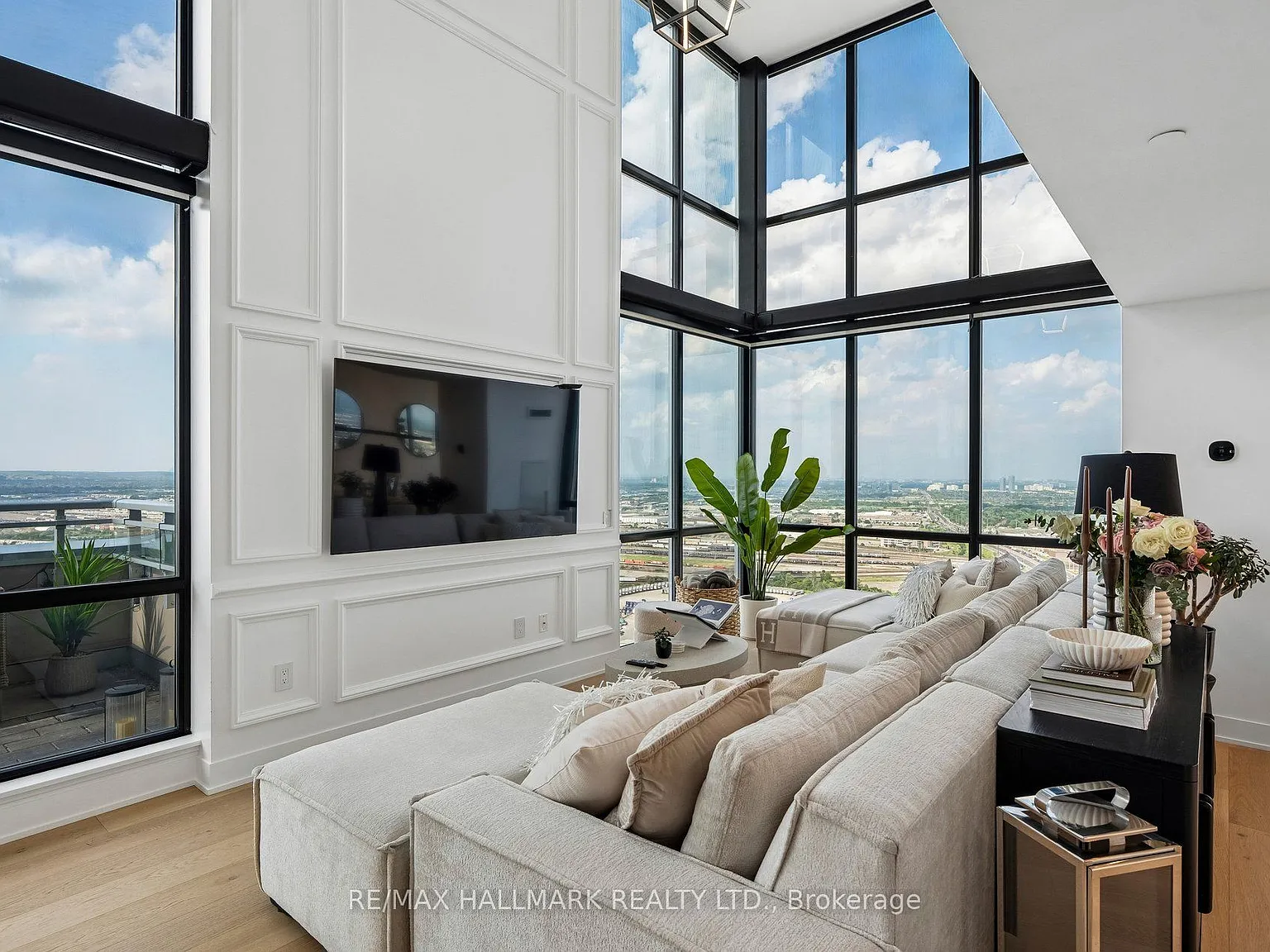 3 bed, $9,000 — Photo 2