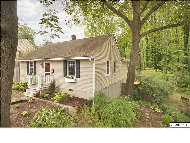 1510 Rose Hill Dr photo 1