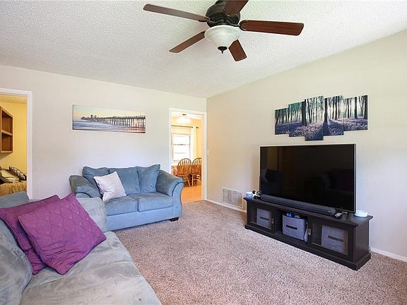 4th image of 1326 Columbia Cir