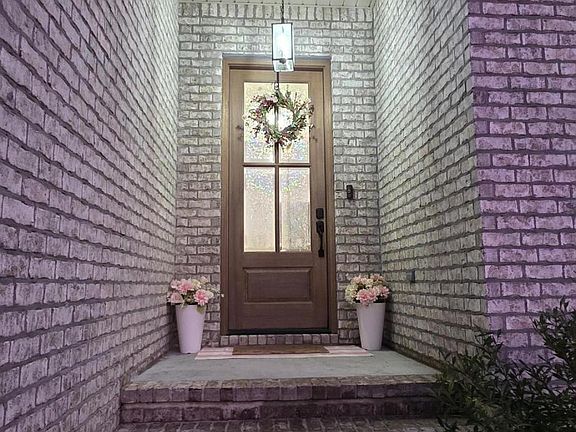 2nd image of 10 Cottontail Way E