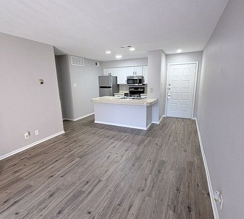 5th image of 8888 Tallwood Dr APT 1301