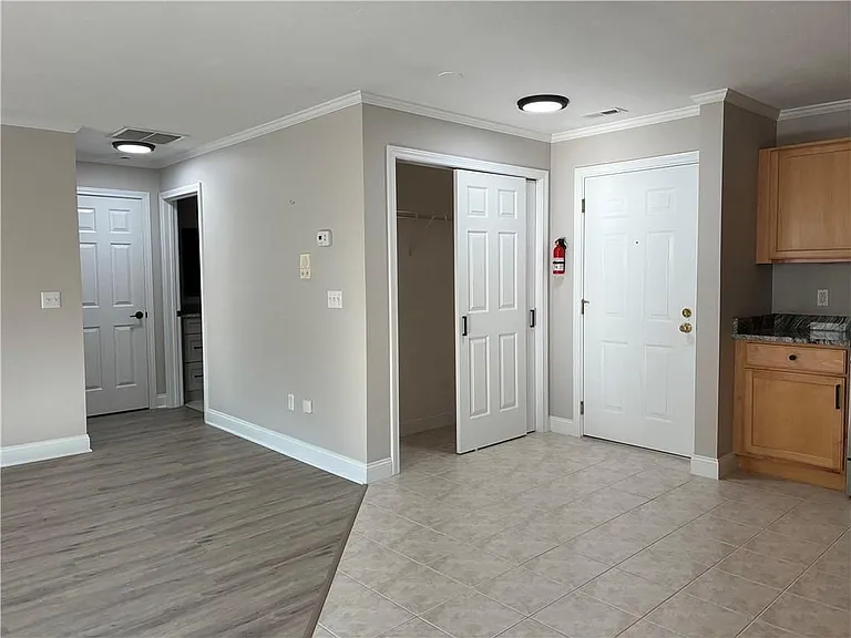 483 N Broadway St #3B — Photo 6