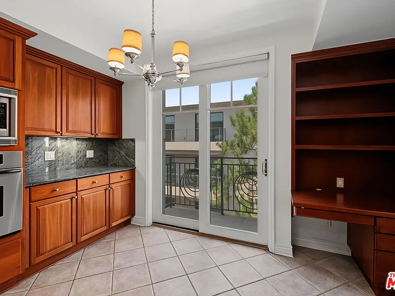 430 N Oakhurst Dr #Penthouse 406 — Photo 24
