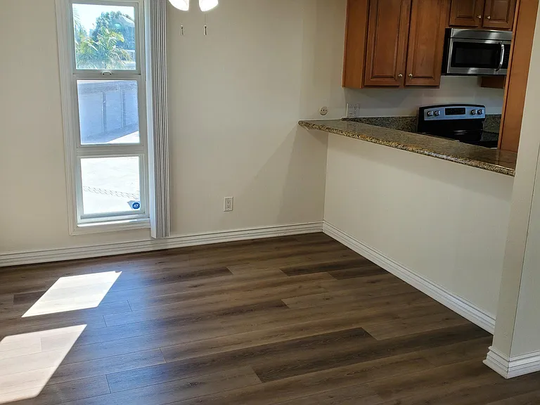 725 Domingo Dr — Photo 7