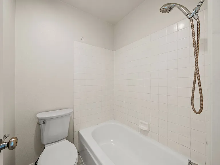 3266 Ashford St #K — Photo 4
