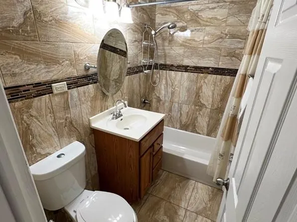 758 W Dempster St #D105, Mount Prospect, IL 60056