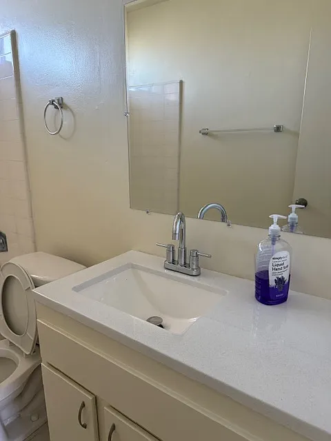 2 bed, 1.5 bath, 1000 sqft, $2,100 — Photo 3