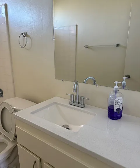 6660 Woodman Ave #207 — Photo 3