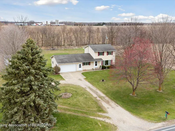 6394 W Colony Rd, Saint Johns, MI 48879