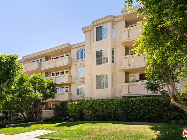 575 S Barrington Ave APT 305, Los Angeles, CA 90049