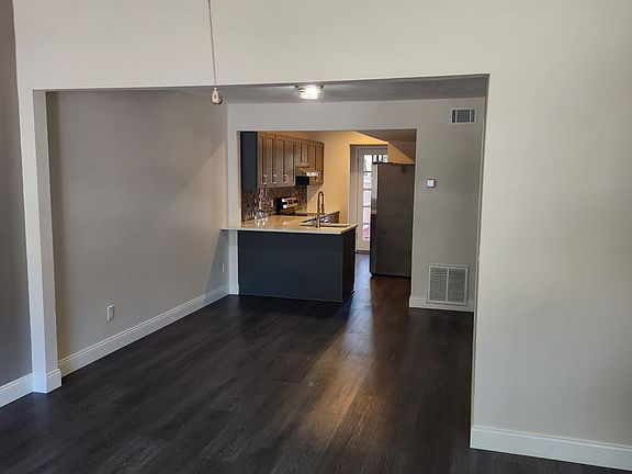 3rd image of 431 Sand Lime Rd