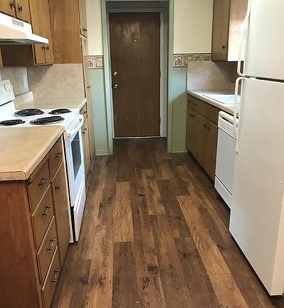 2nd image of 814 Imperial Dr
