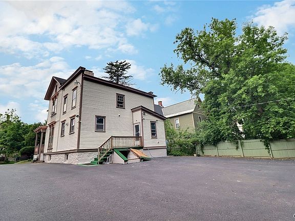 4th image of 19 Jewett Pl