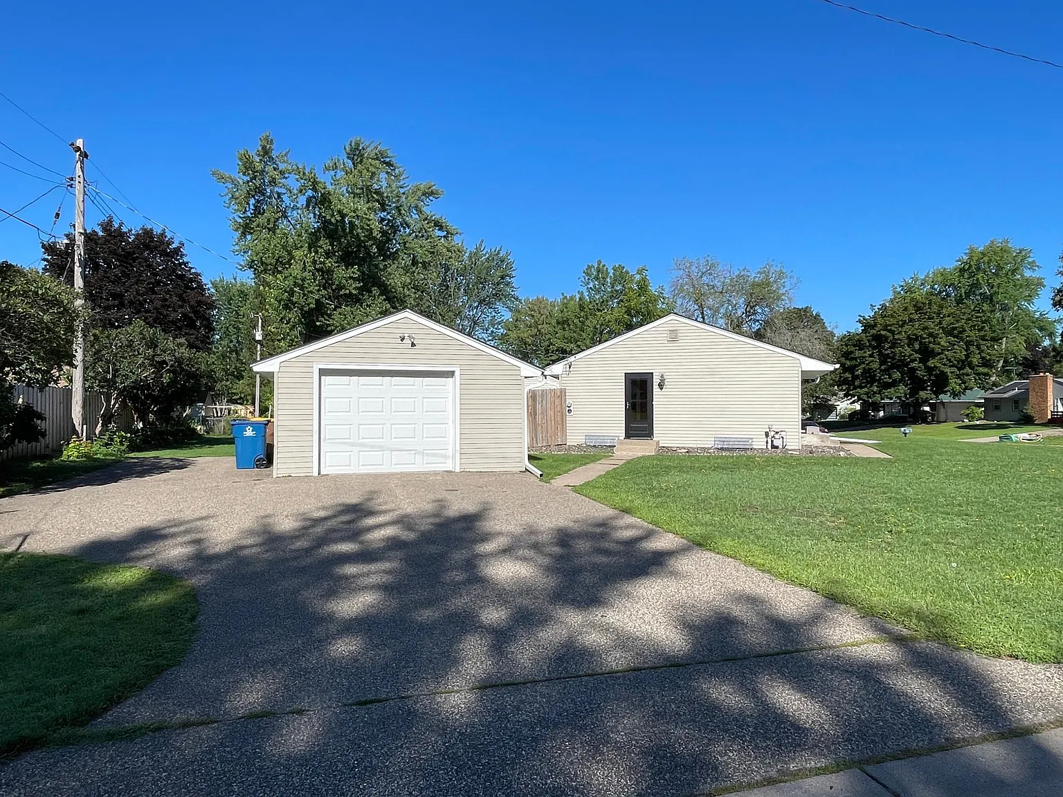 3 bed, 1162 sqft, $2,500 — Photo 3