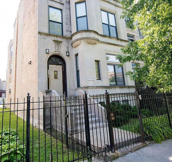 429 E 45th Pl #GARDEN — Photo 1