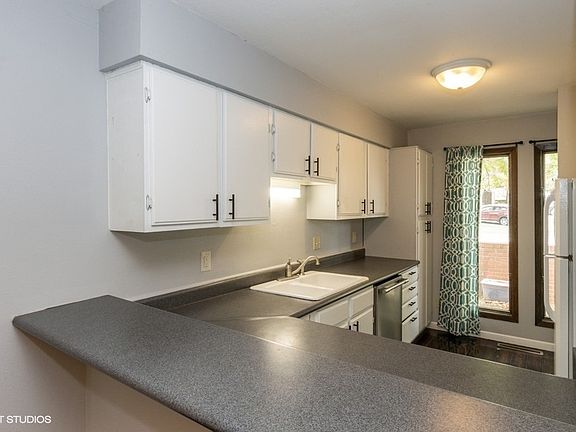4th image of 432 Samoa Dr