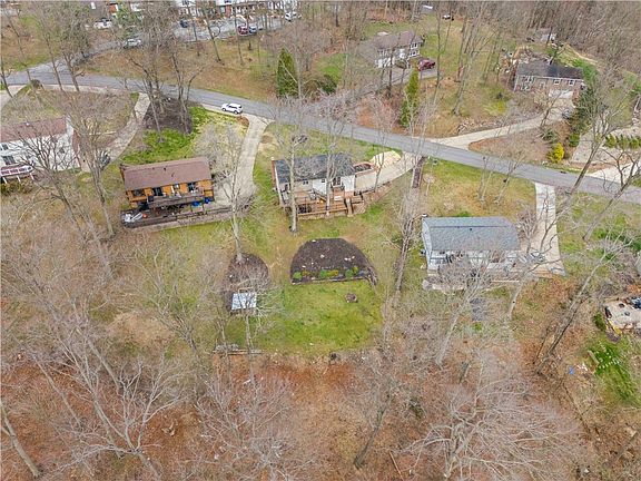 4th image of 359 Hunting Creek Rd