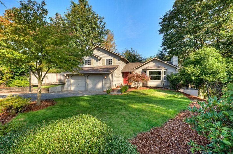 Great culdesac setting and wonderful street appeal... this neighborhood sits just west of China Fall