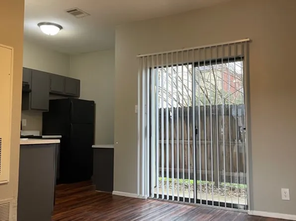 1651 Aquarena Springs Dr #104, San Marcos, TX 78666