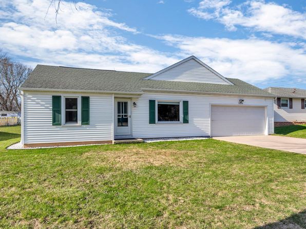 1233 W Winneconne Ave, Neenah, WI 54956