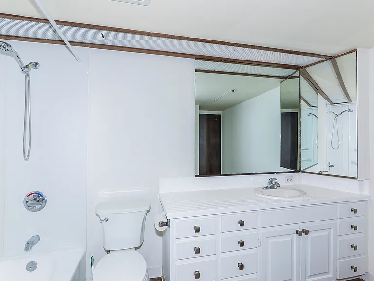 555 Hahaione St #B100 — Photo 29