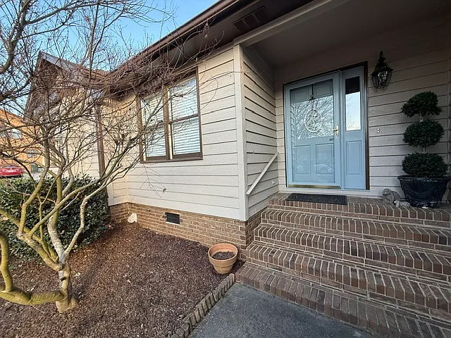 101 Sunningdale Court - A — Photo 2