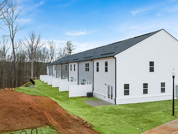 3rd image of 404 Reflection Dr