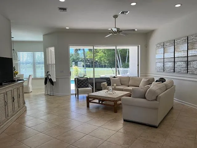2268 Heritage Greens Dr — Photo 5