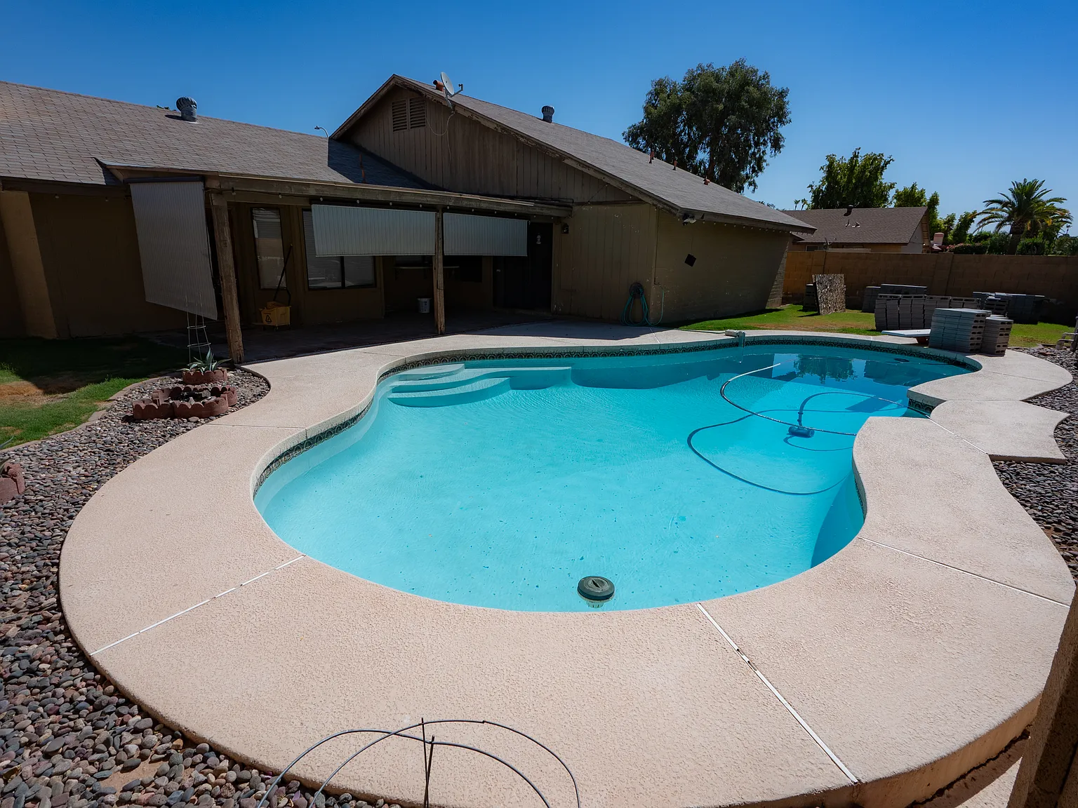 3 bed, 2186 sqft, $2,900 — Photo 1