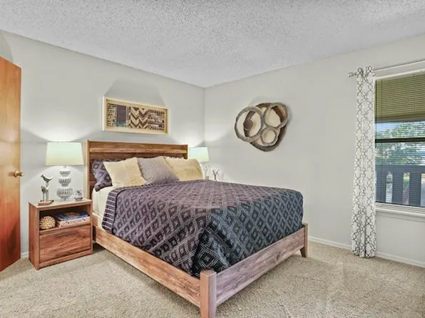 Sunchase Apartments