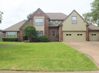 6 Colony Sq, Angleton, TX 77515