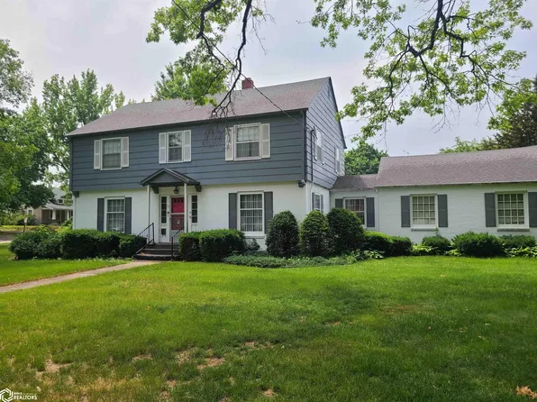 315 S 9th St, Oskaloosa, IA 52577