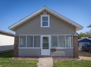10 S 7th St, Marshalltown, IA 50158