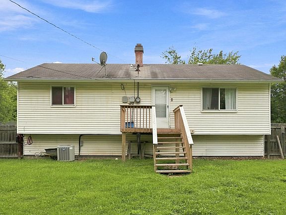 5th image of 1183 Woodmere Dr