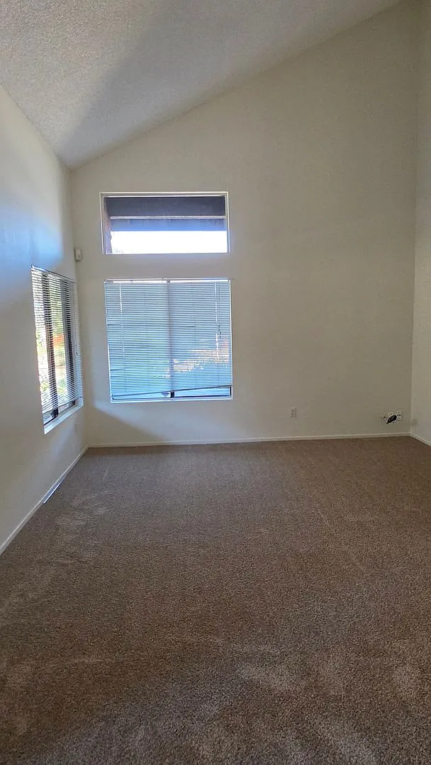 4BD 2.5BA House located in Rancho Penasquitos — Photo 2